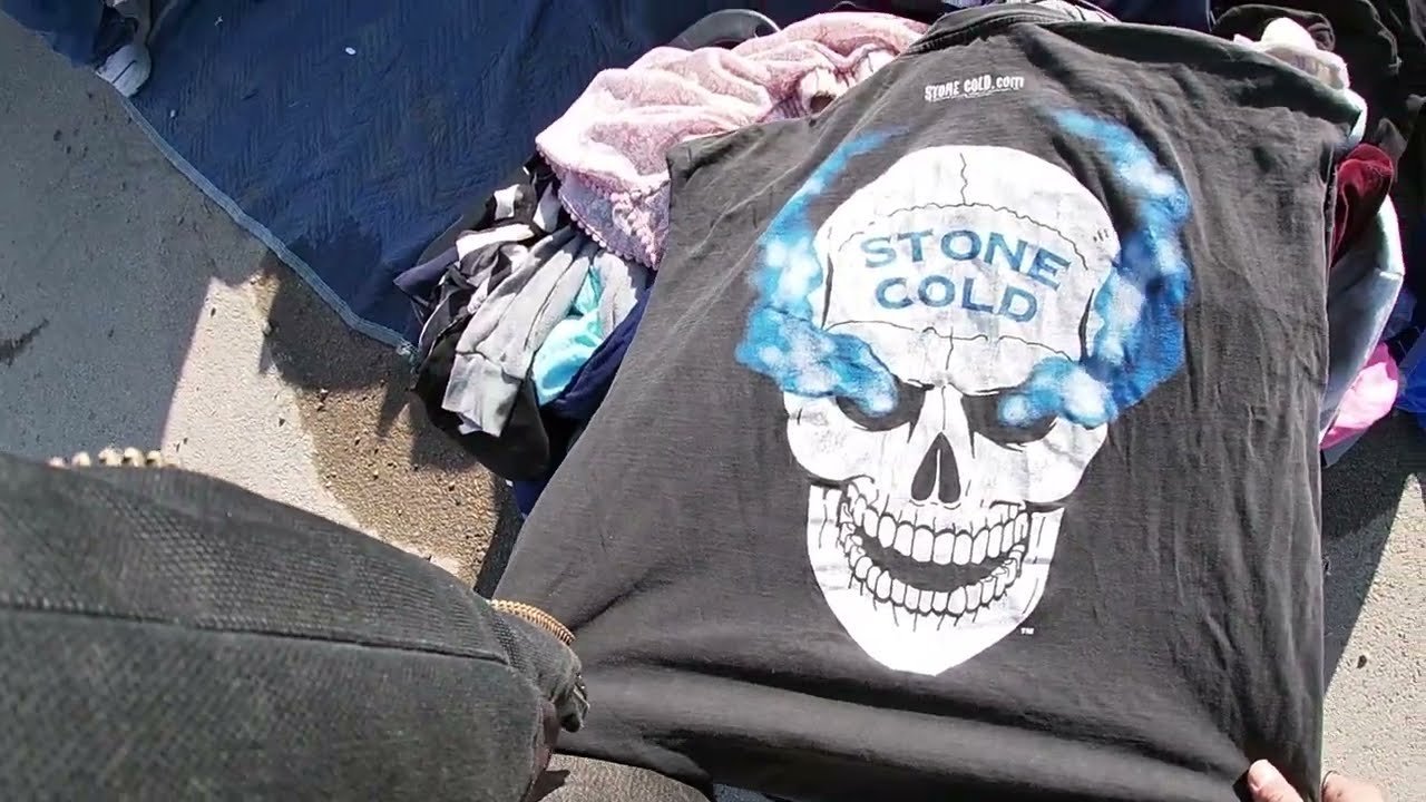 Discover Unique Vintage Clothing Fashion at America's Best Flea Markets