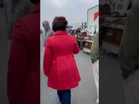 Mom Said Flea Market Unites 5C Students in Creative Oasis